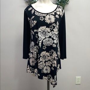 NWOT Ciara Sun Woo Black Cream Floral Asymmetrical Hem 3/4 Sleeve Tunic Top S
